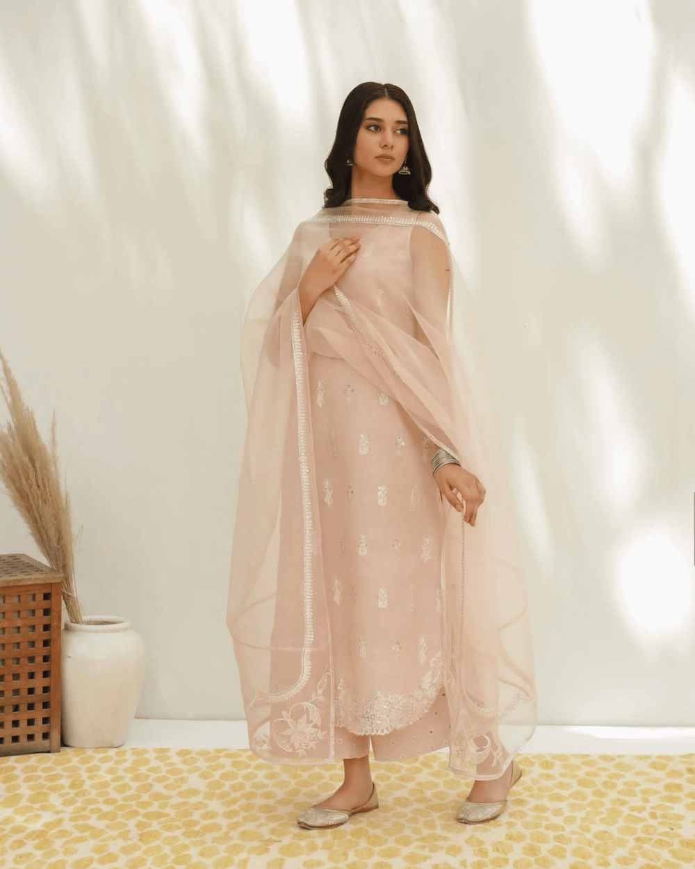 Dusty Pink – An Epitome of Grace and Sophistication.