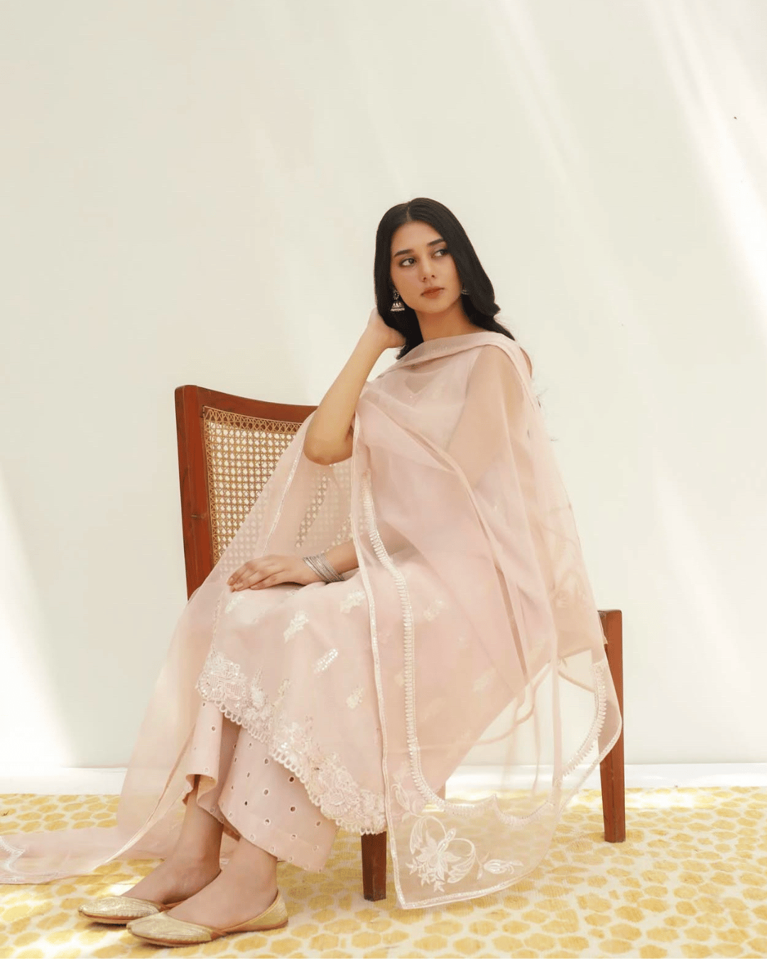 Dusty Pink – An Epitome of Grace and Sophistication.