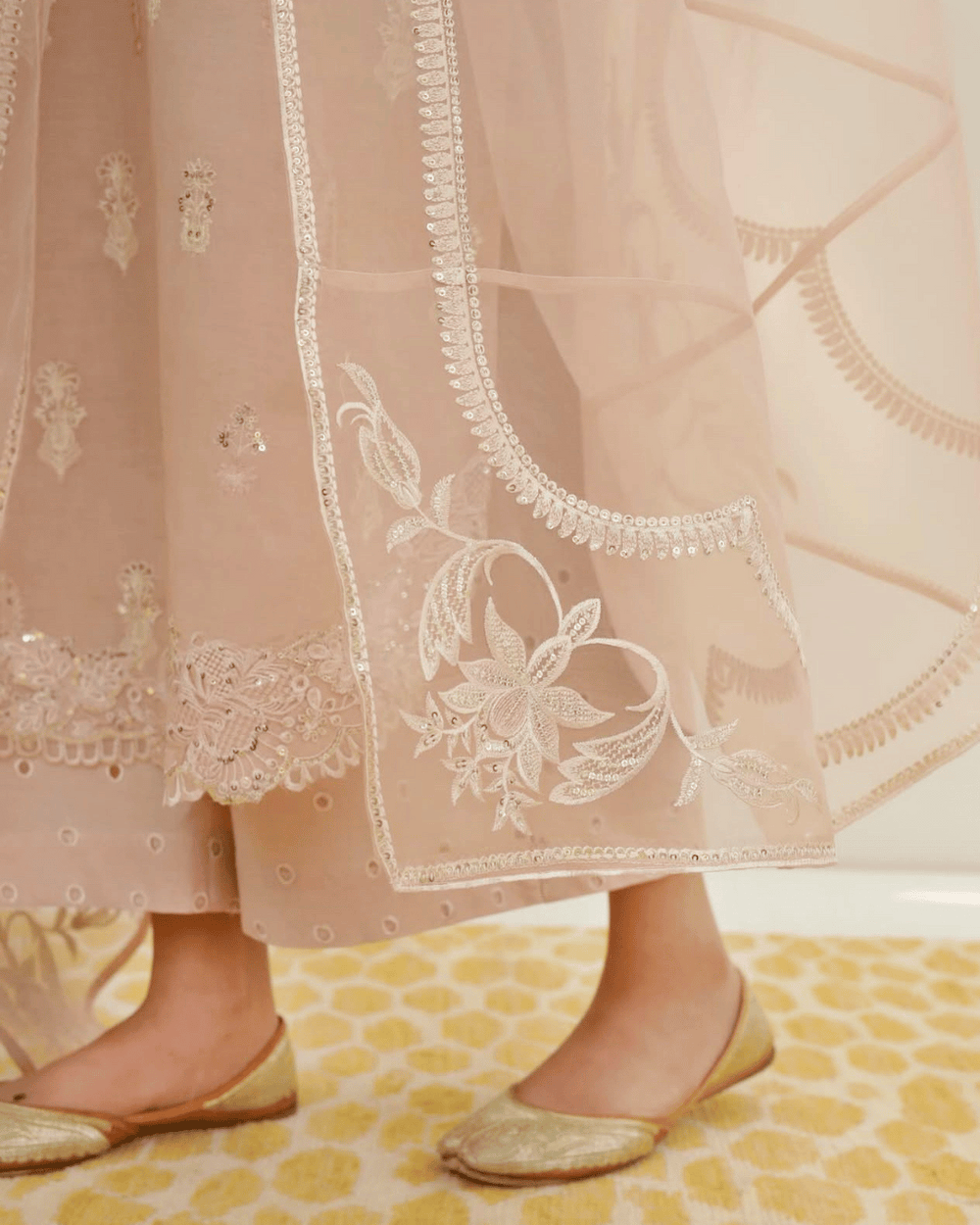 Dusty Pink – An Epitome of Grace and Sophistication.