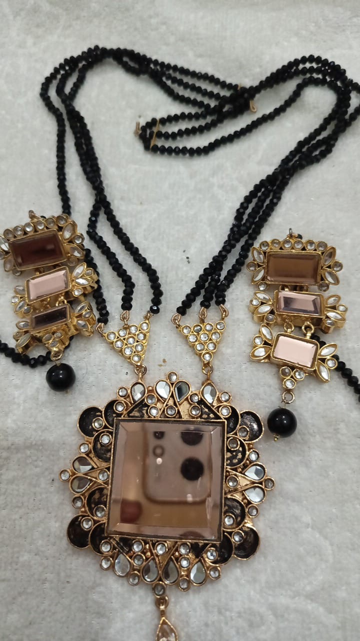 Enduring Elegance: Gold-Plated Farshi Kundan Mala Set