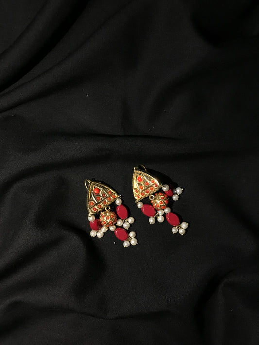 Petite Thapa Kundan Earrings - Timeless Beauty in a Small Package