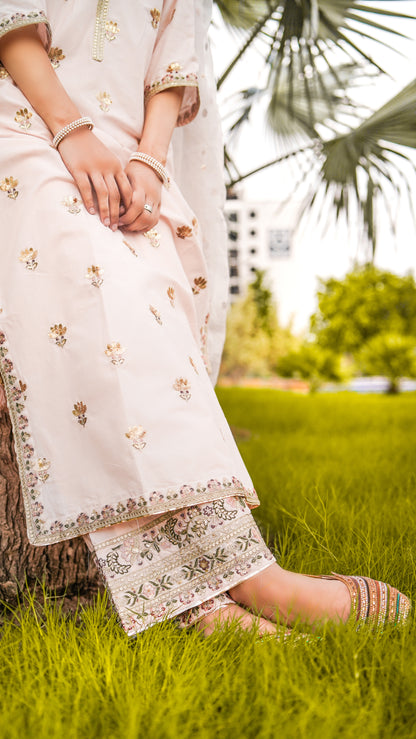 ROSE BLUSH | 3-PC Stitched Embroidered Outfit